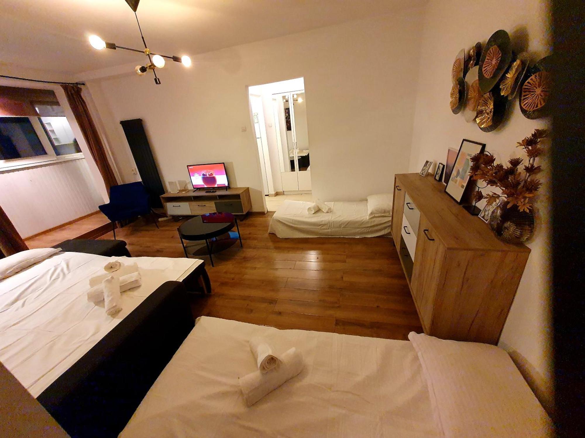 2 Camere, Ultracentral, Piata Universitatii *