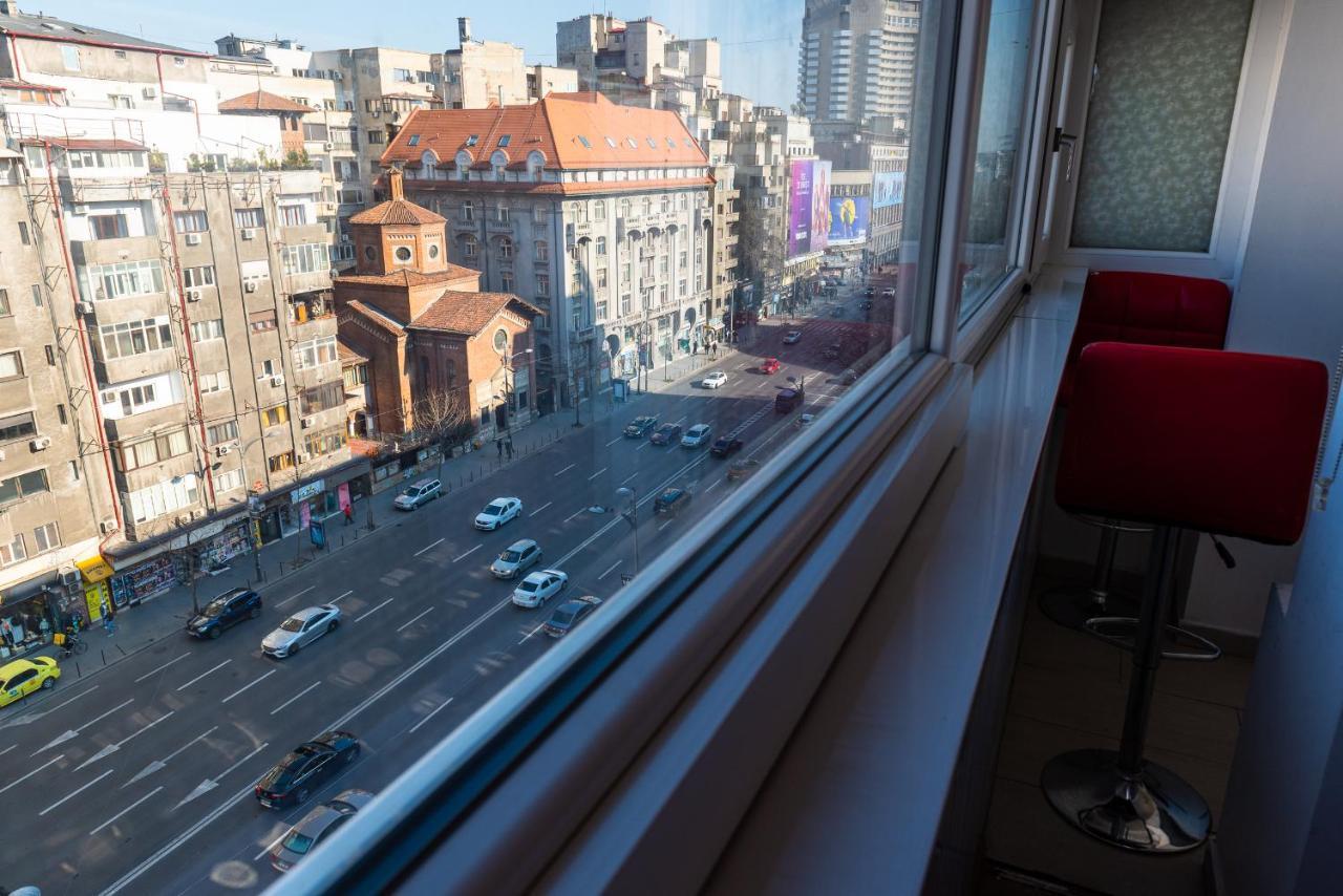 2 Camere, Ultracentral, Piata Universitatii Bucureşti